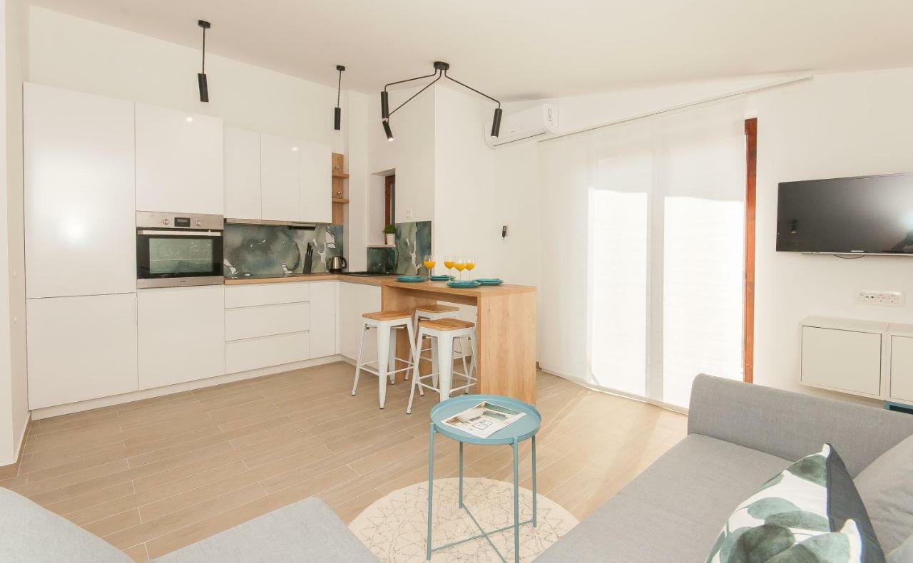 Ante Apartments Duće Eksteriør bilde