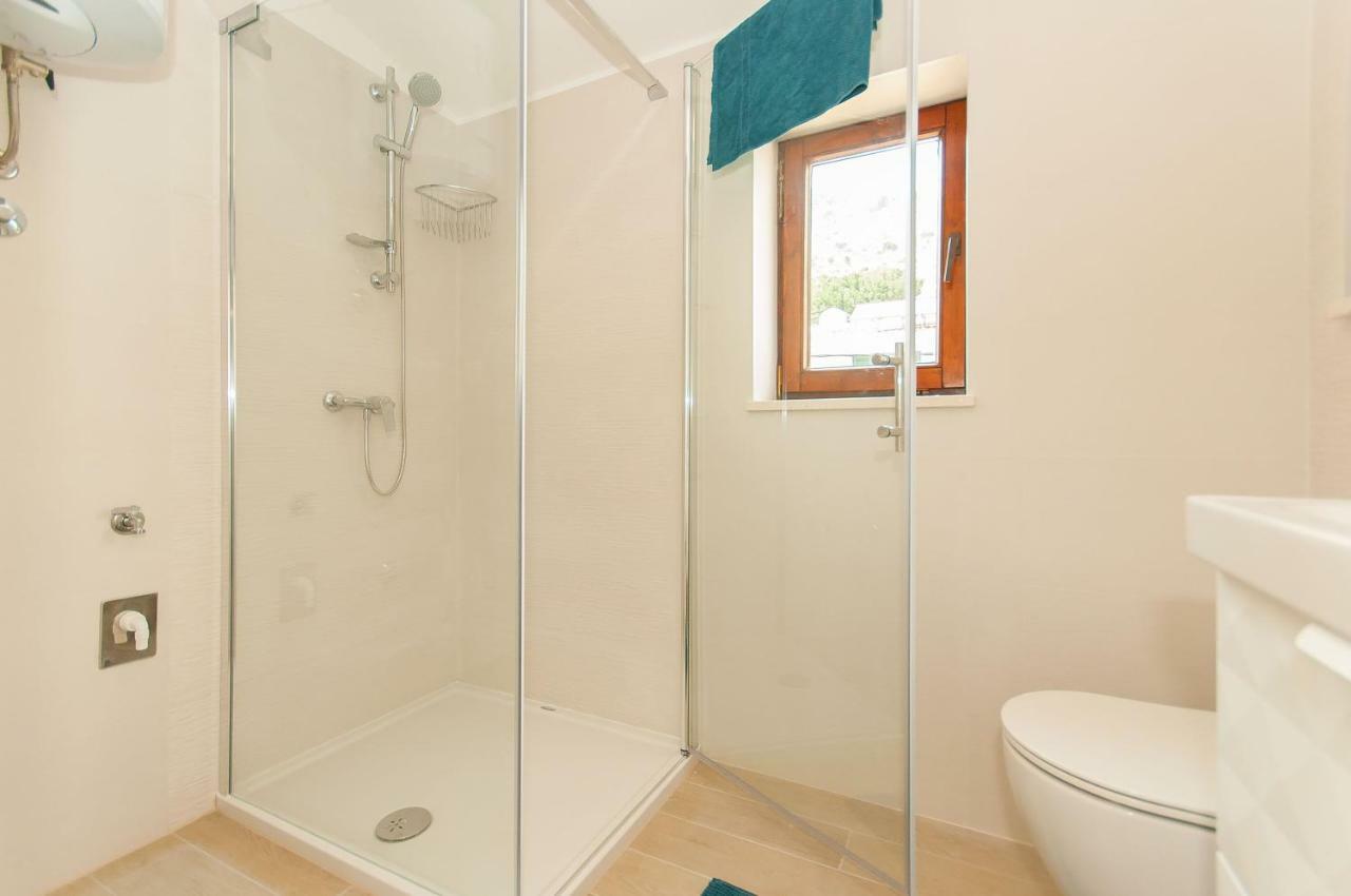 Ante Apartments Duće Eksteriør bilde