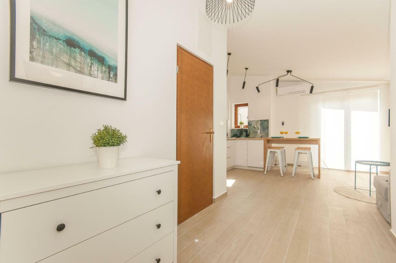 Ante Apartments Duće Eksteriør bilde